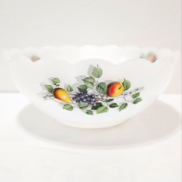 🇨🇵 Vintage Arcopal France "Fruits de France" Milk Glass Serving Bowl - Picture 11 of 13